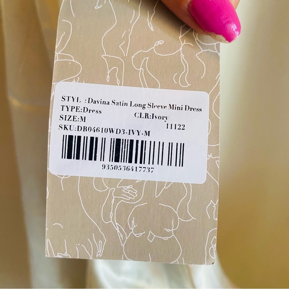 Meshki NWT Satin Davina Engagement Dress - Picture 11 of 11